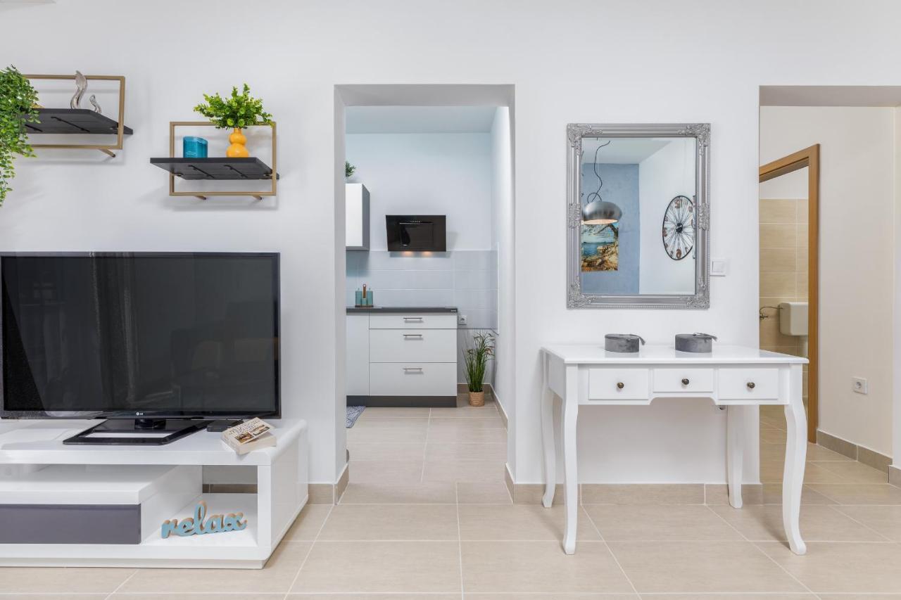 Apartment Mila Fazana Bagian luar foto