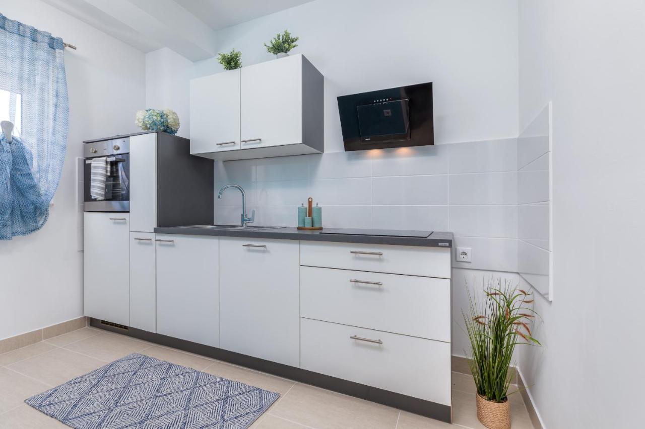 Apartment Mila Fazana Bagian luar foto